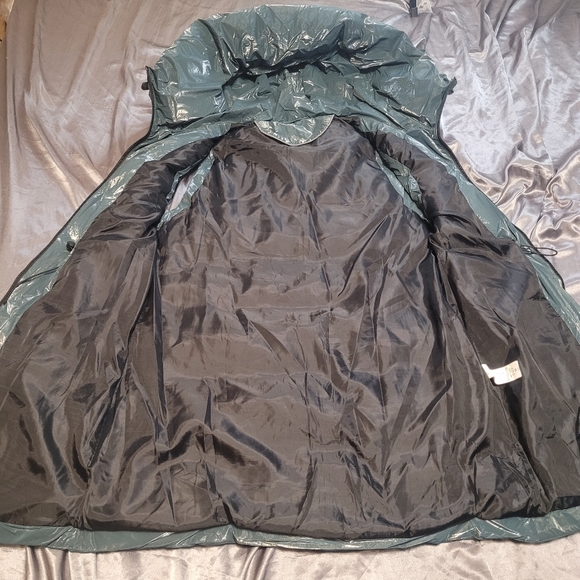 NWT Women's  Insulated Longline Puffer Waterproof Vest, M - Picture 9 of 16